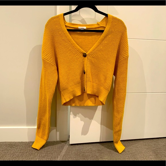 Yellow sweater crop top - Picture 1 of 3